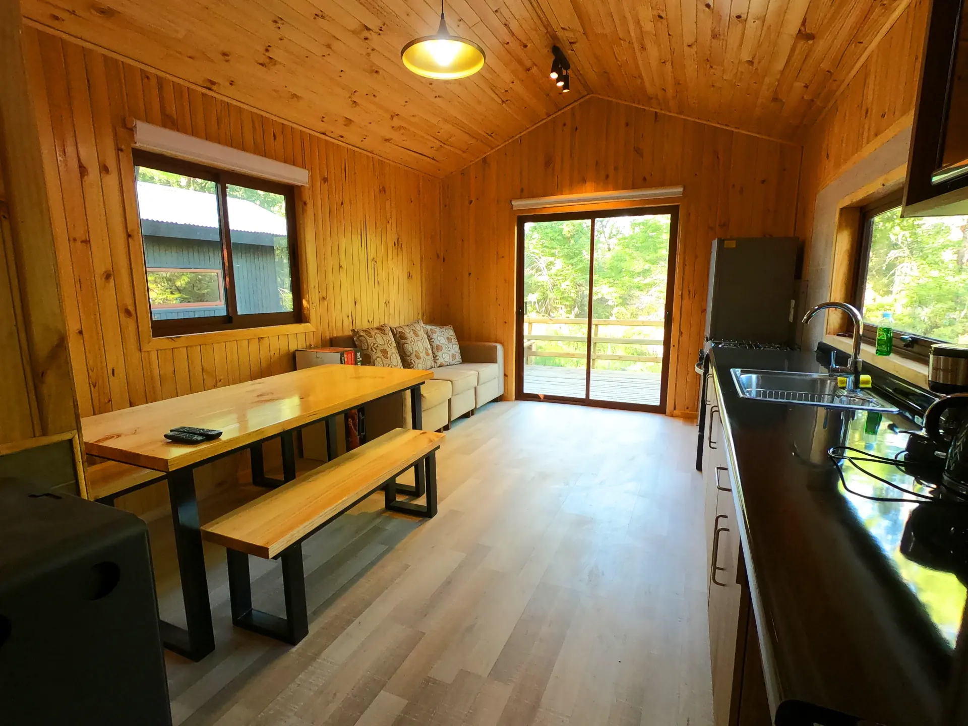 Mountain View Cabin A - 6 Guests — photo 2