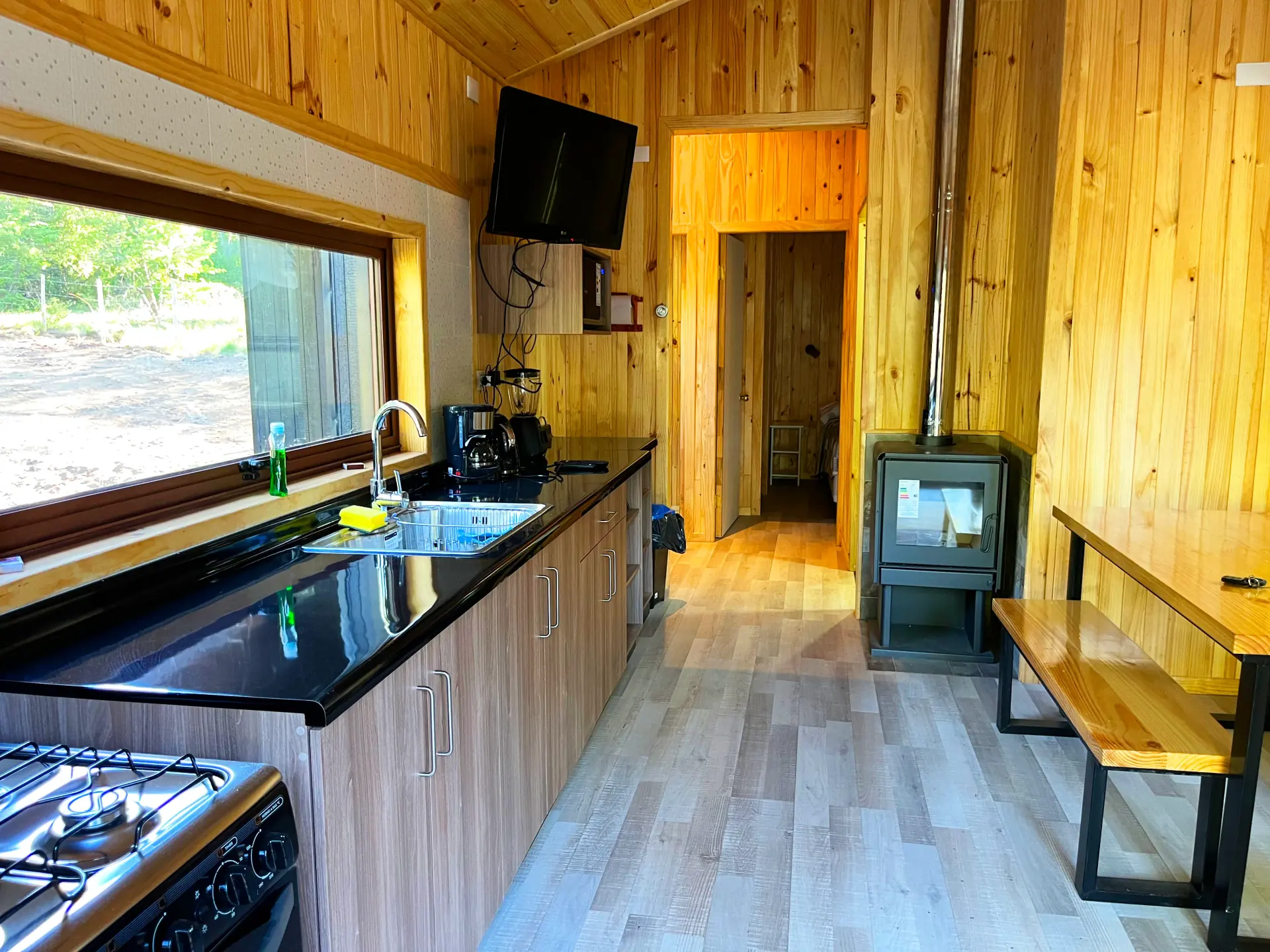 Mountain View Cabin A - 6 Guests — photo 3