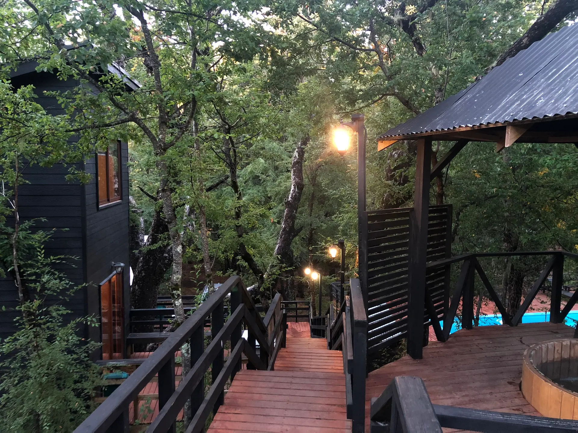 Cabañas Kalinaw Exterior Escalera y Tinajas